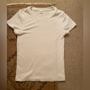 Aritzia Wilfred Free Ribbed Tee size small in white